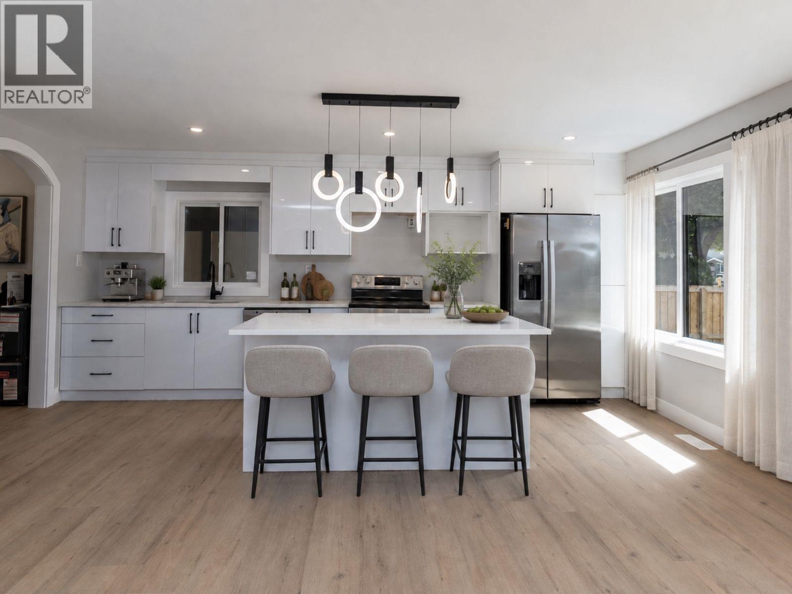 4726 DAVIS Avenue, Terrace