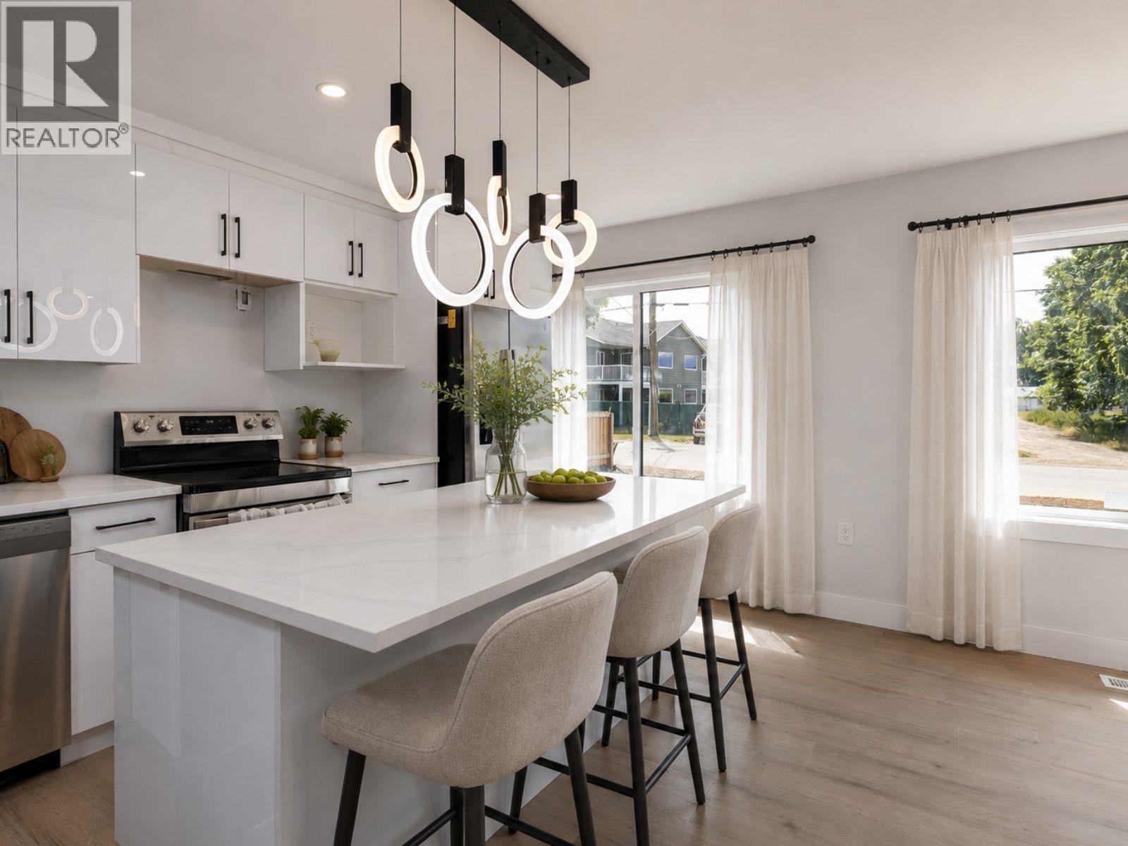 4726 DAVIS Avenue, Terrace