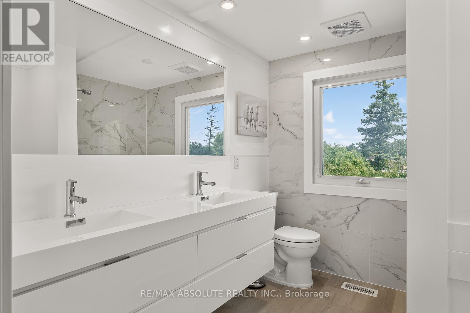 1444 NORMANDY CRESCENT - 34