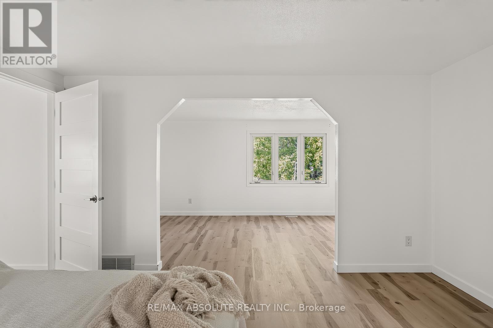1444 NORMANDY CRESCENT - 30