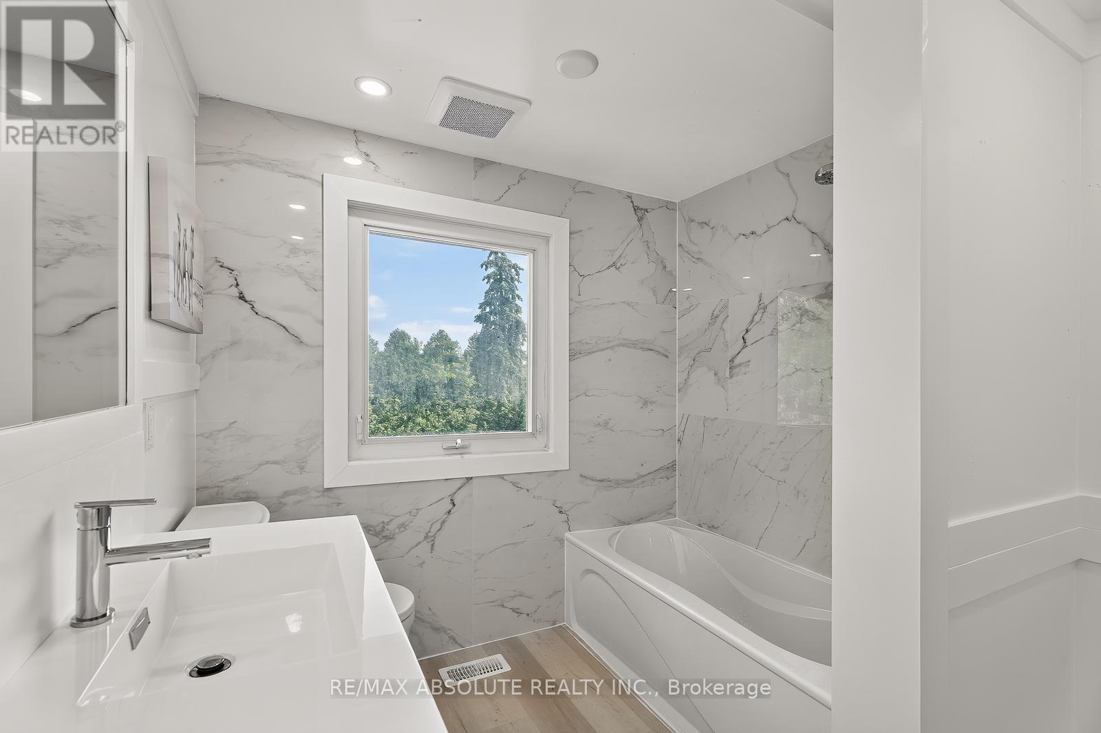 1444 NORMANDY CRESCENT - Image 32