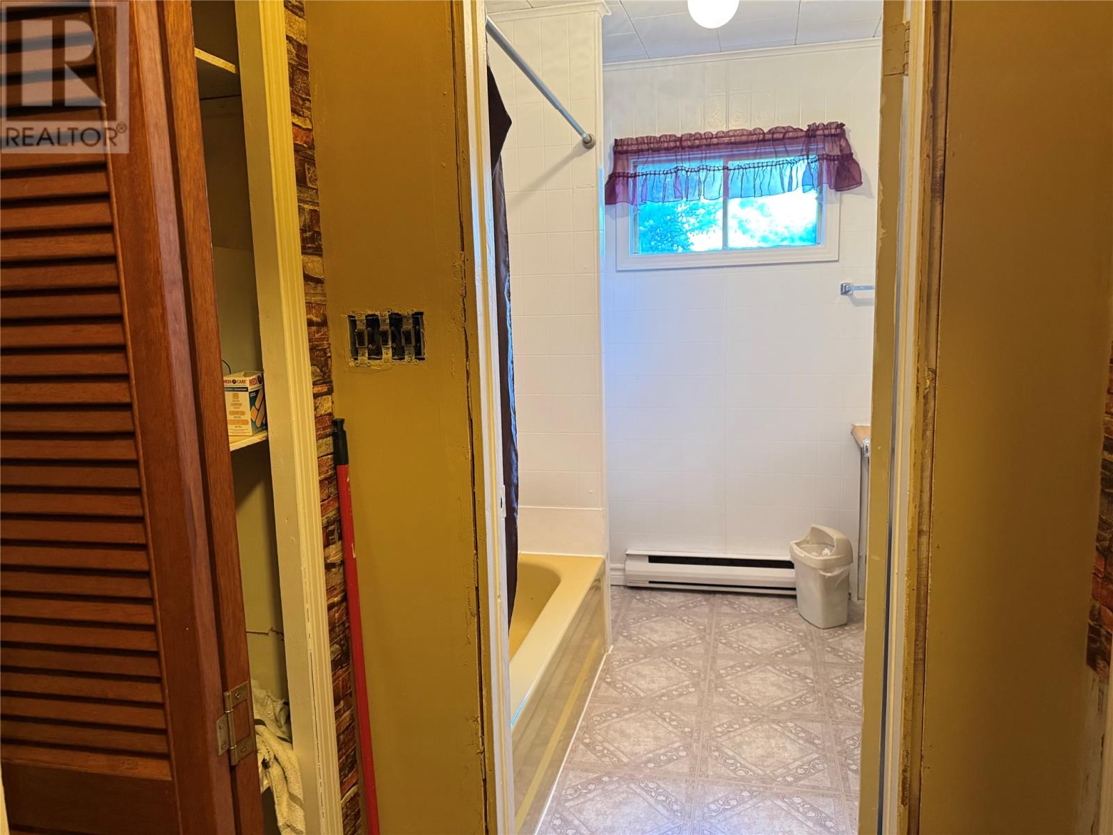 7 A Fourth Avenue - 12