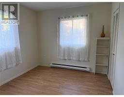 7 A Fourth Avenue thumbnail 9