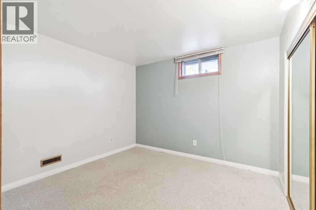 8028 5 Street SW - 19