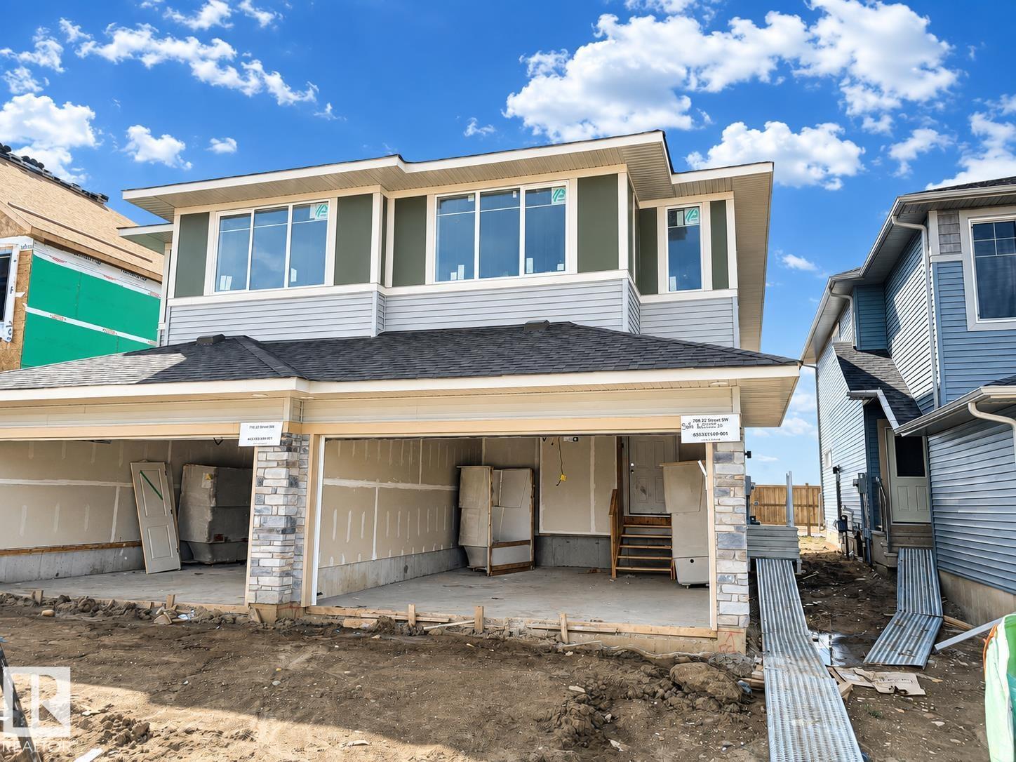 708 22 St SW photo 3 — MLS® E4479745
