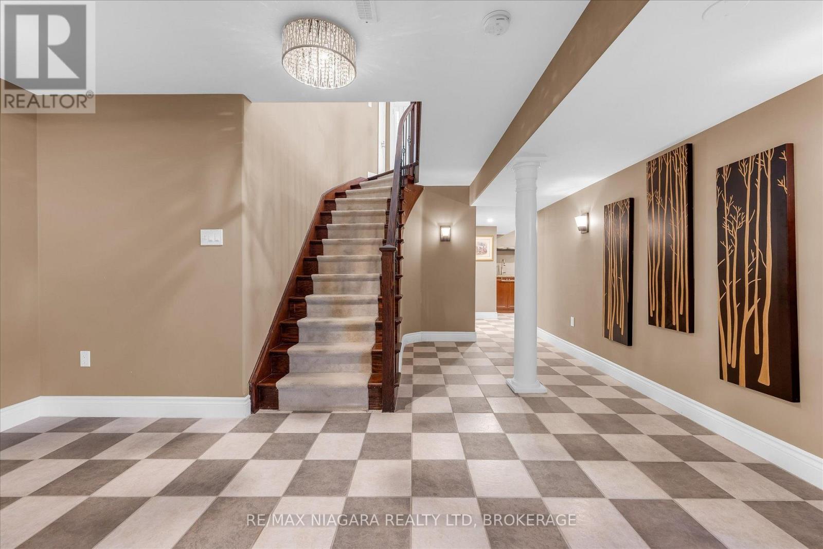 404 WRIGHT CRESCENT - 16