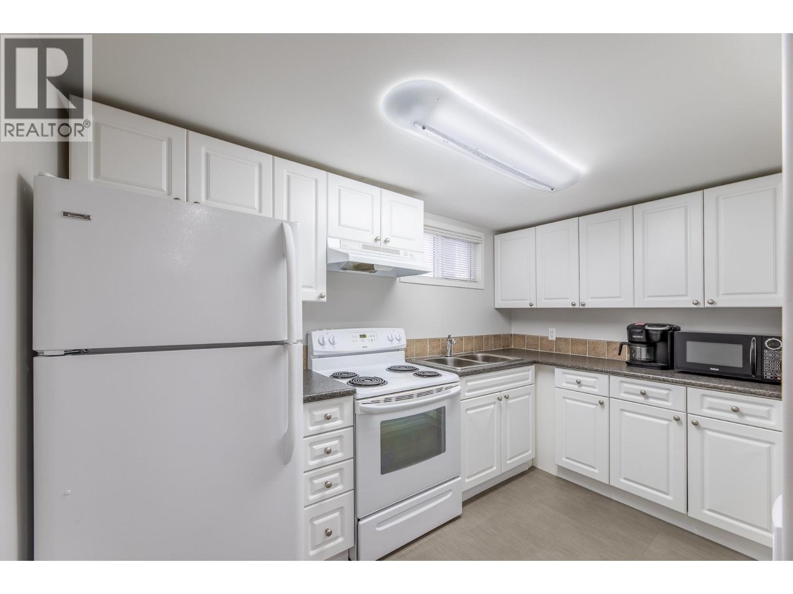 479 WINNIPEG Street - Image 27