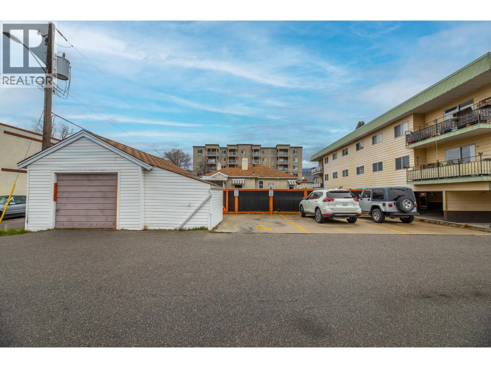 479 WINNIPEG Street - 38