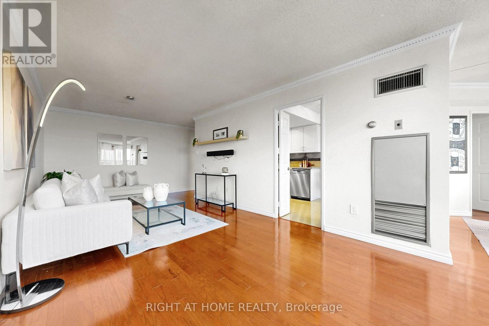 #1120 7805 BAYVIEW AVENUE - 13