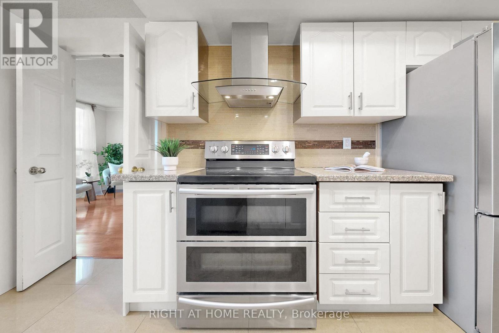 #1120 7805 BAYVIEW AVENUE - Image 30