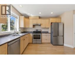 Ensuite - 2085 Solent Rd N, Sooke, BC V9Z0Z1 Photo 14