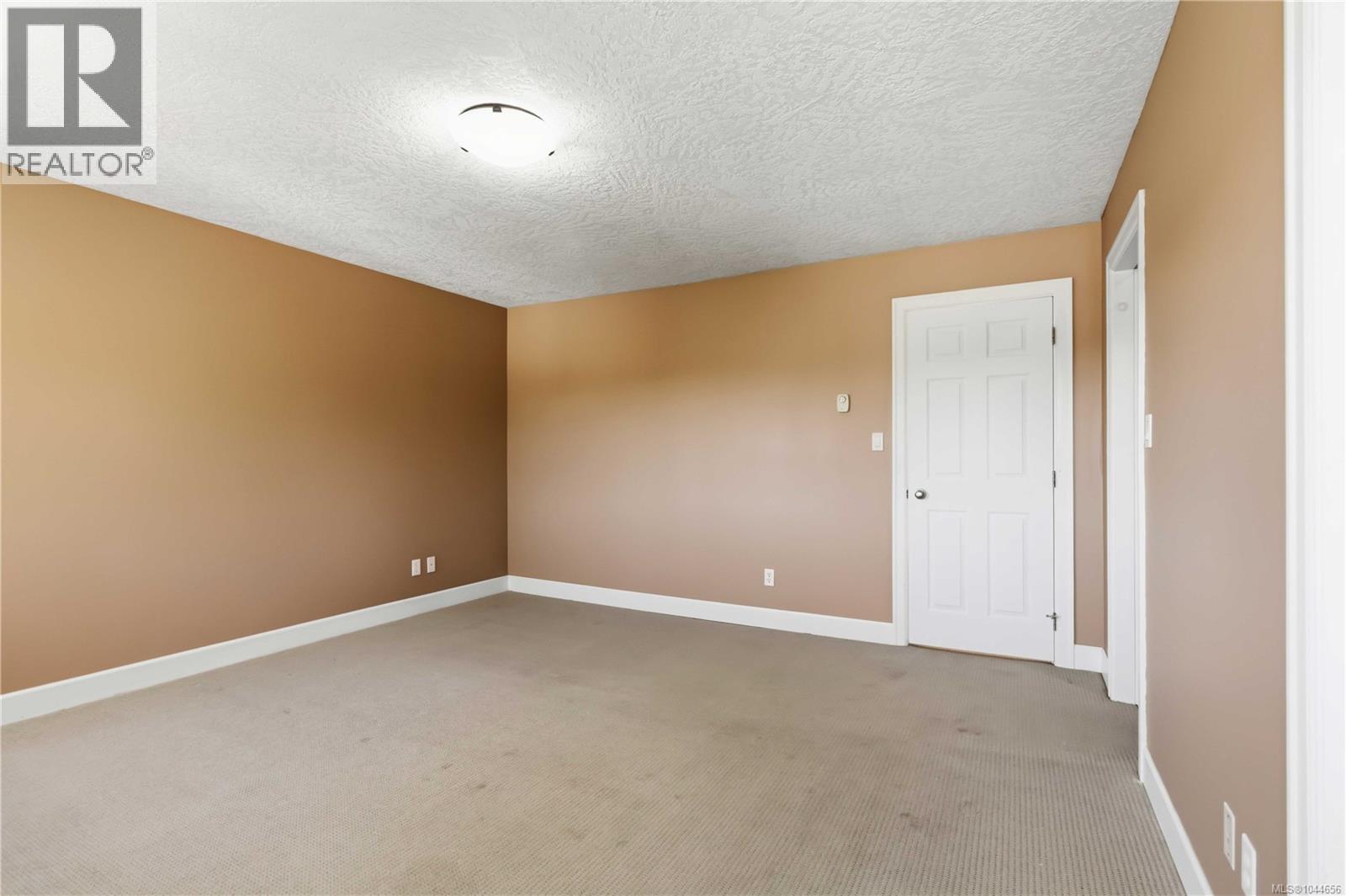 2085 Solent Rd N - Image 31