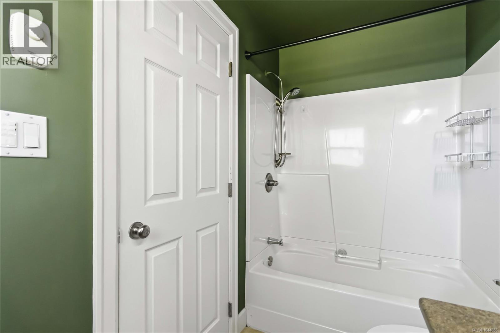 2085 Solent Rd N - Image 33