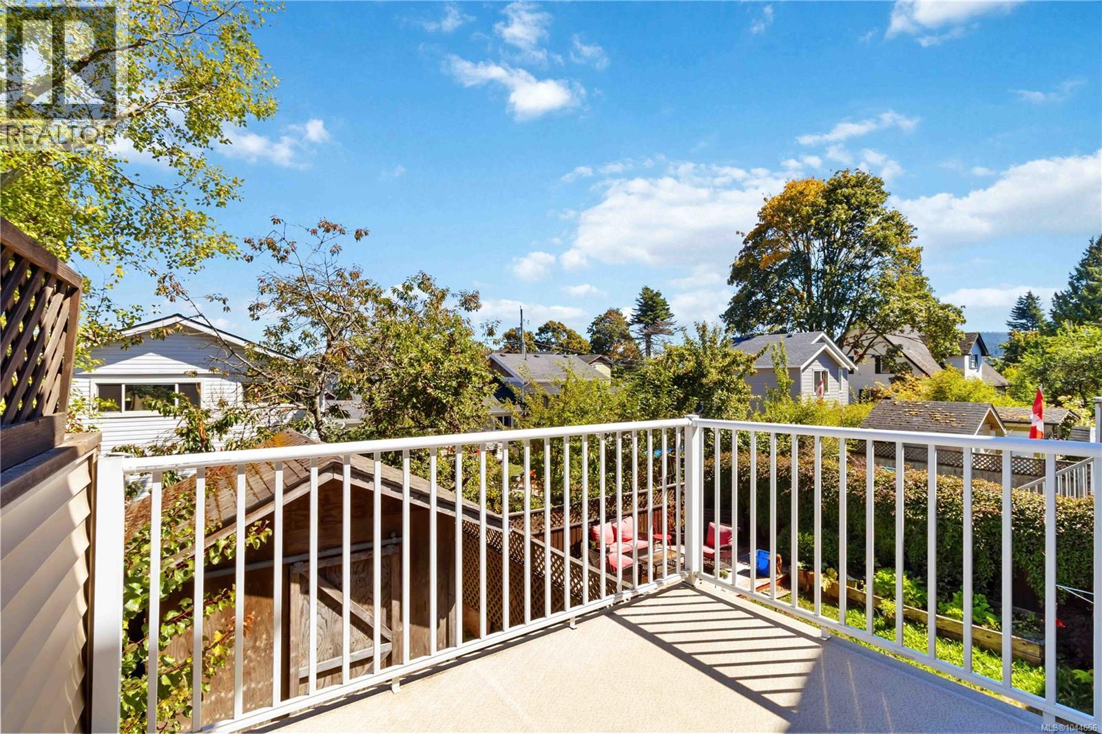 2085 Solent Rd N - 36