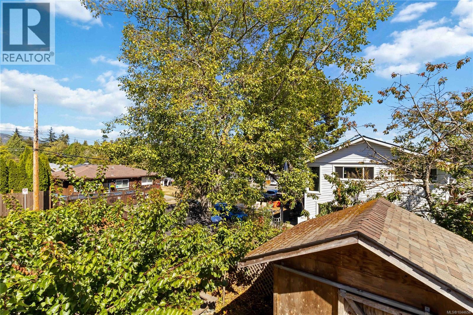 2085 Solent Rd N - 40