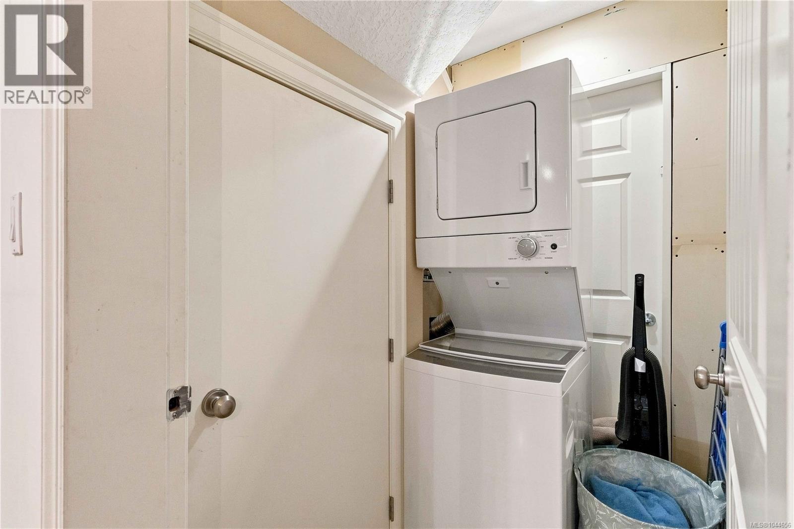 2085 Solent Rd N - Image 53