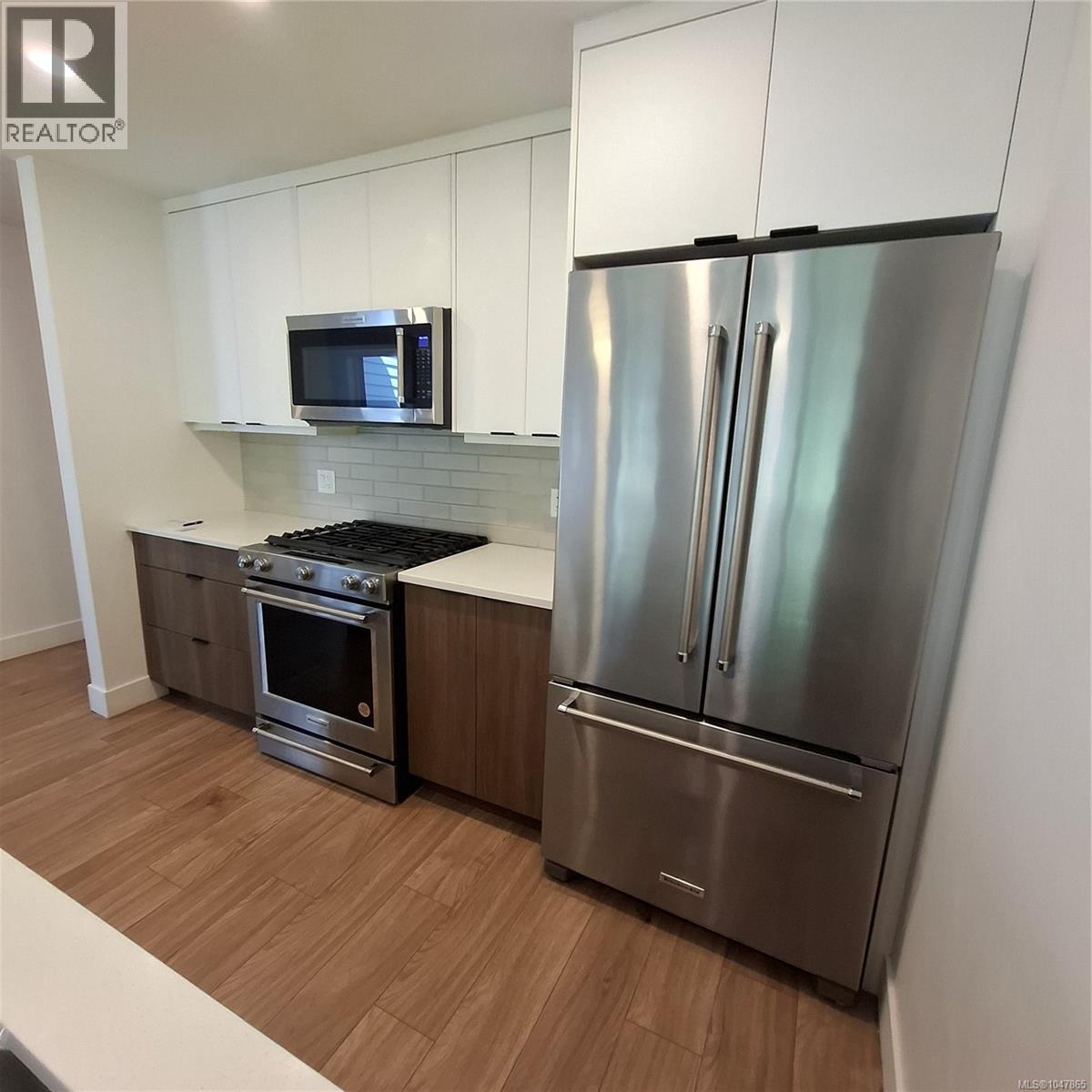 #8 2330 Sooke Rd - 11