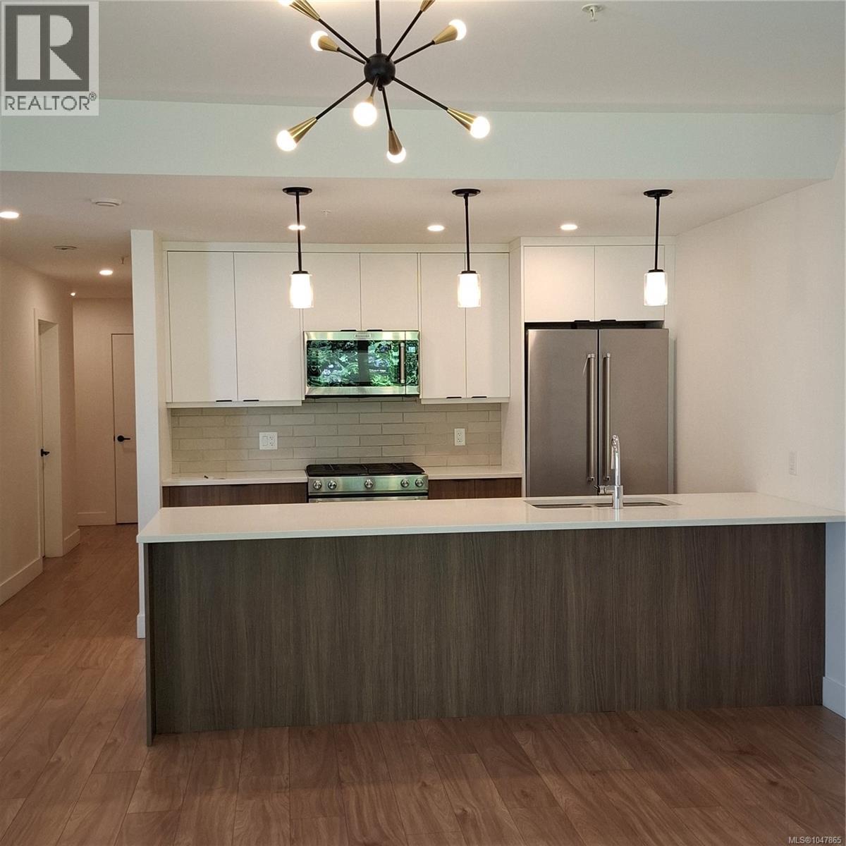 #8 2330 Sooke Rd - Image 12