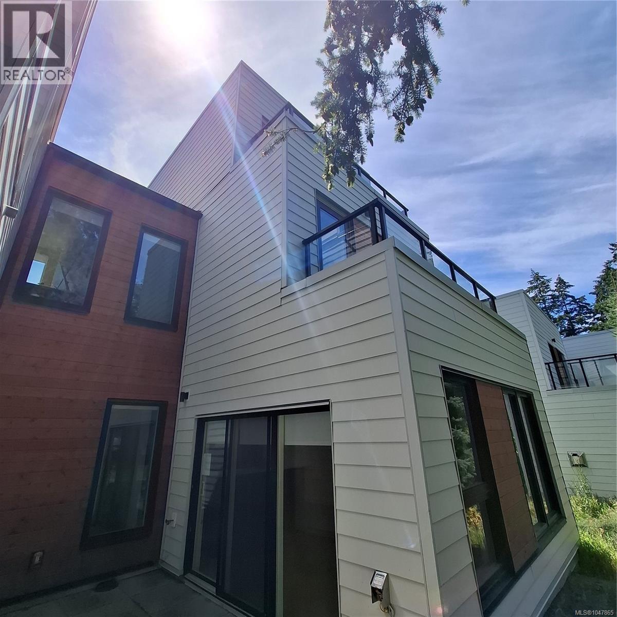 #8 2330 Sooke Rd - Image 27