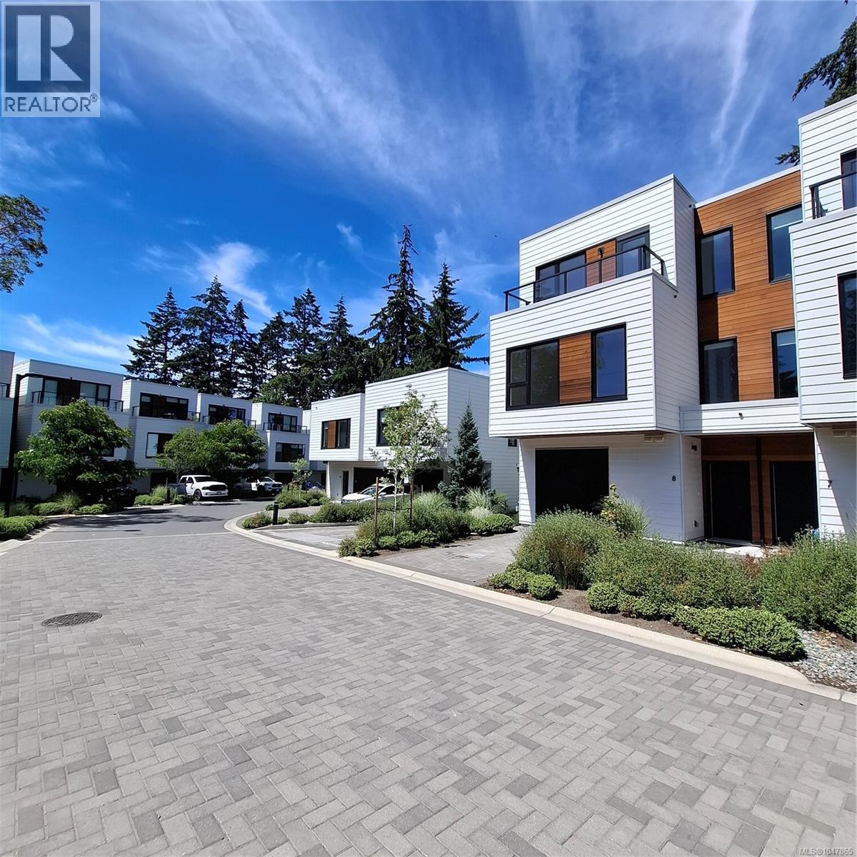 #8 2330 Sooke Rd - Image 4