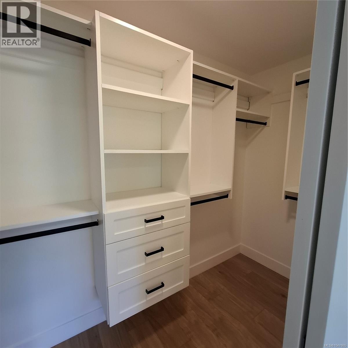 #8 2330 Sooke Rd - Image 48