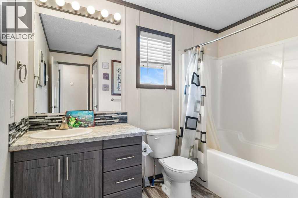 Listing photo – 432 3 Avenue, Elnora