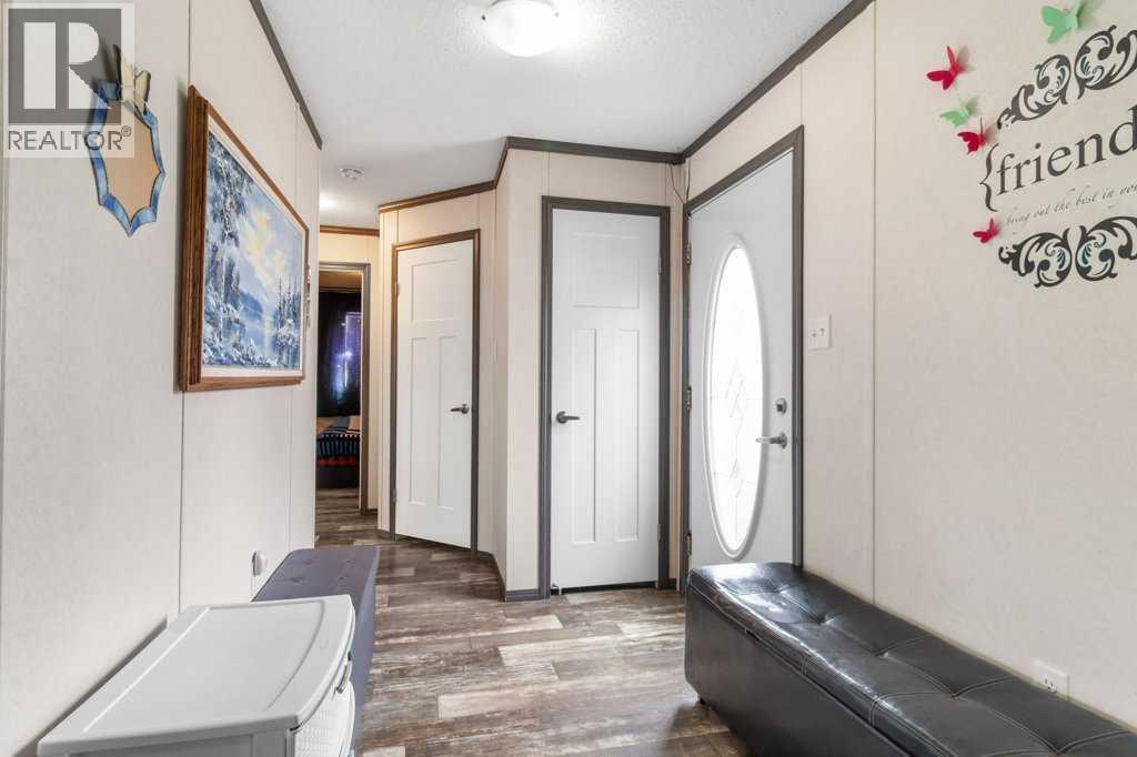 Listing photo – 432 3 Avenue, Elnora