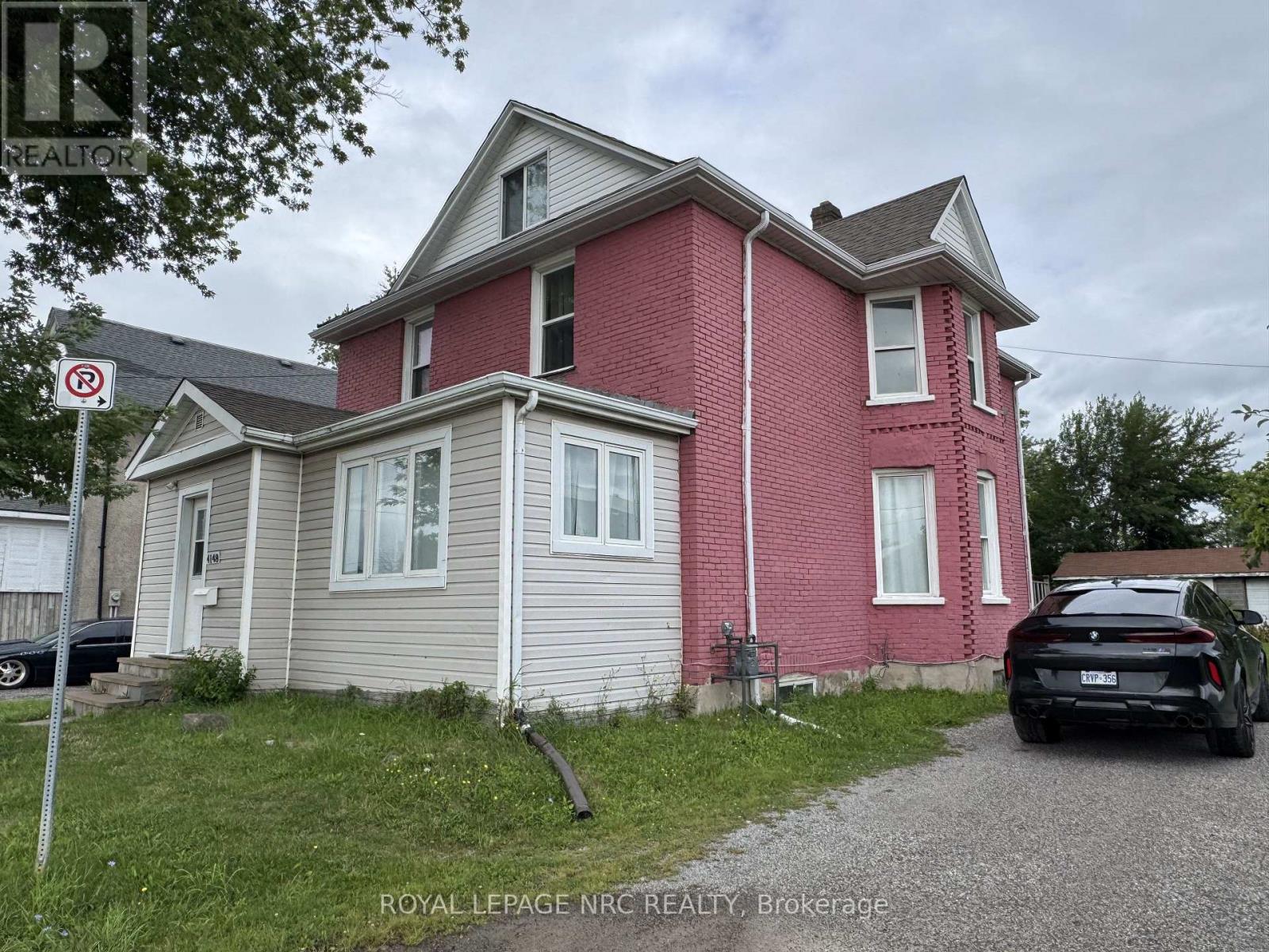 4148 VICTORIA AVENUE - 1
