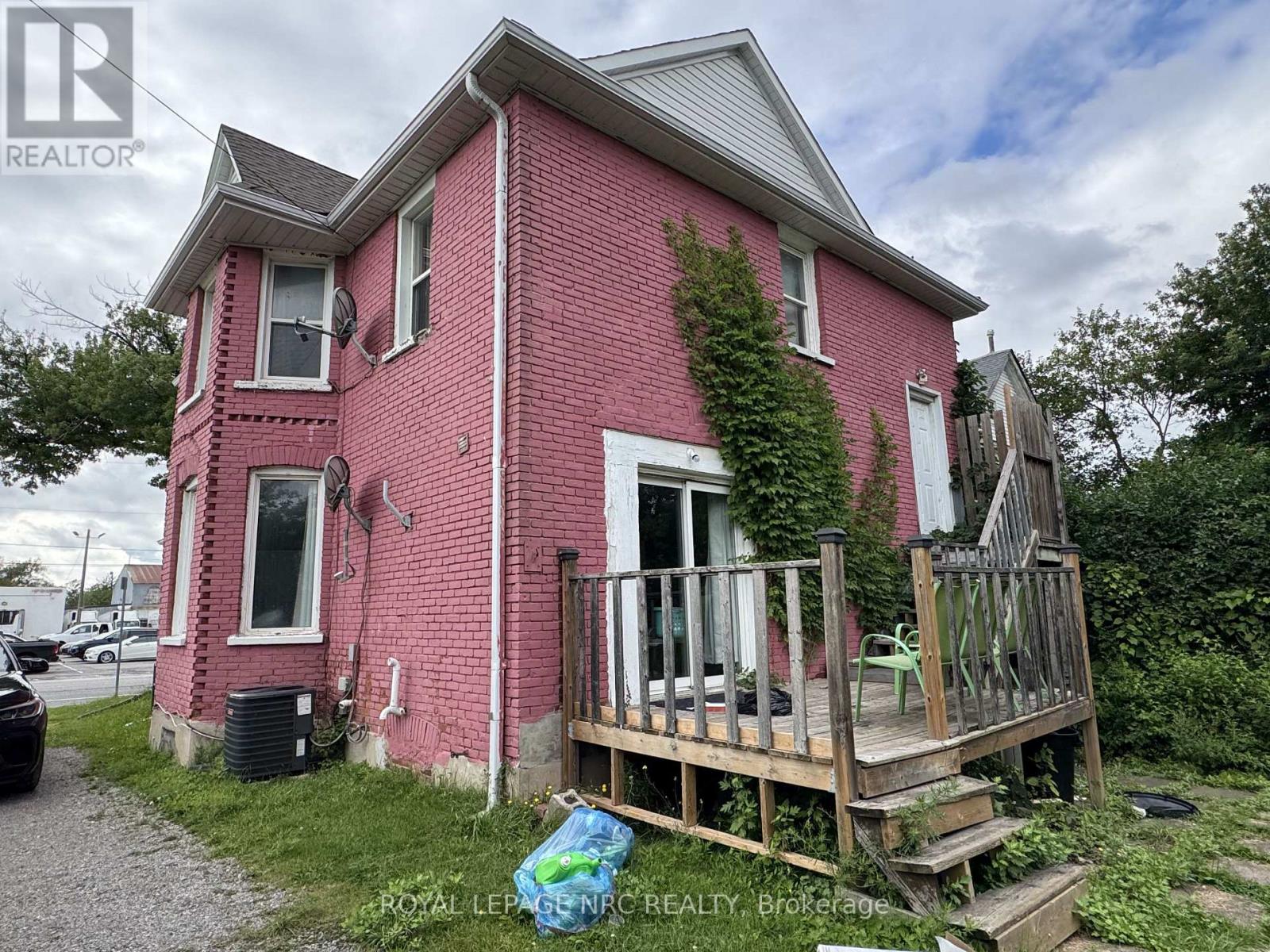 4148 VICTORIA AVENUE - 21