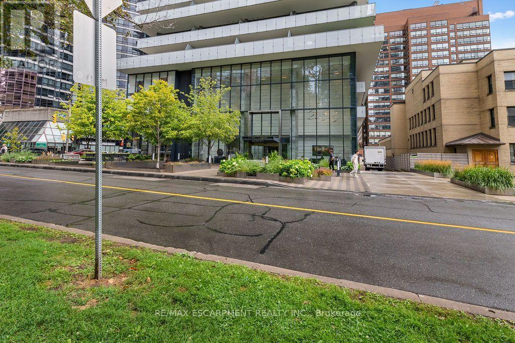 206 - 57 ST JOSEPH STREET