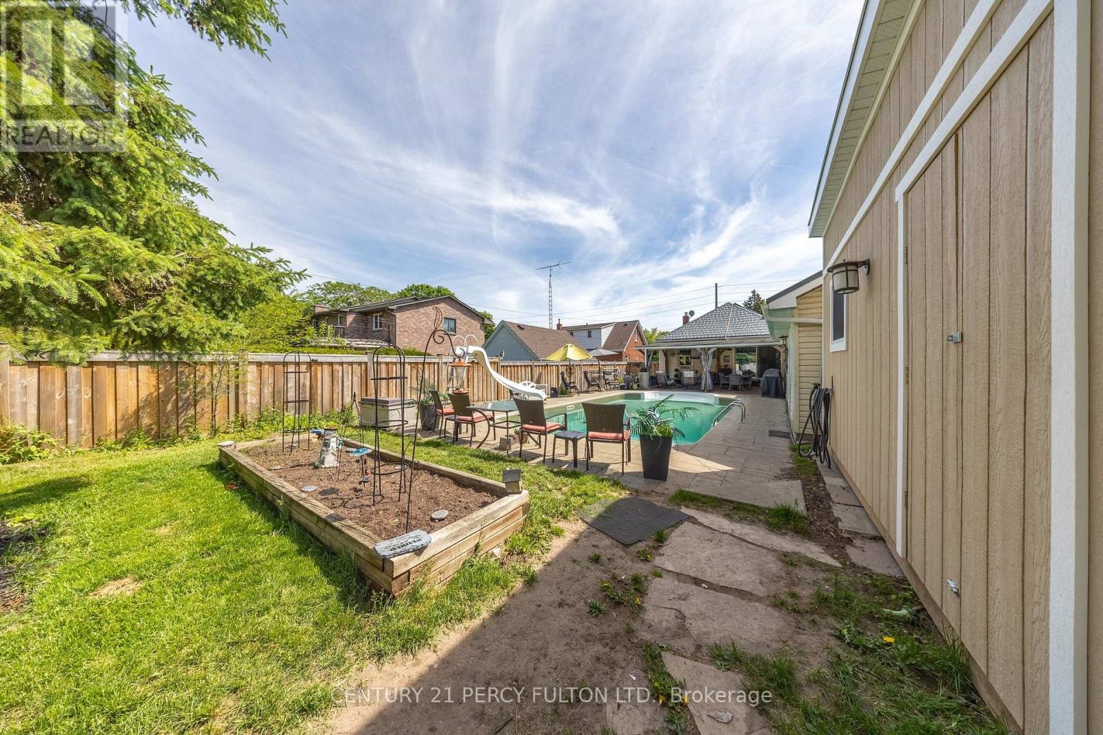 816 SIMCOE STREET N - Image 30