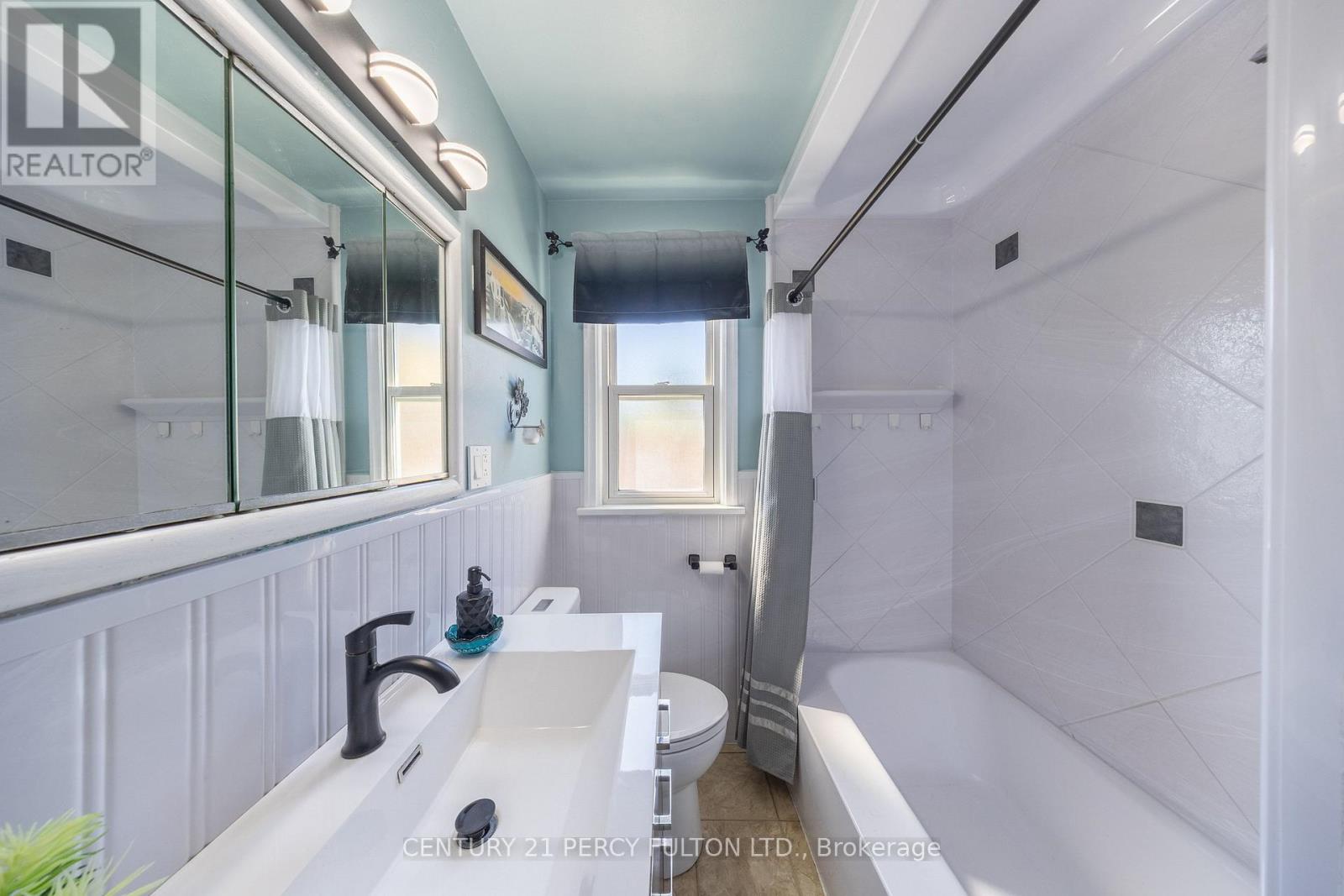 816 SIMCOE STREET N - Image 9