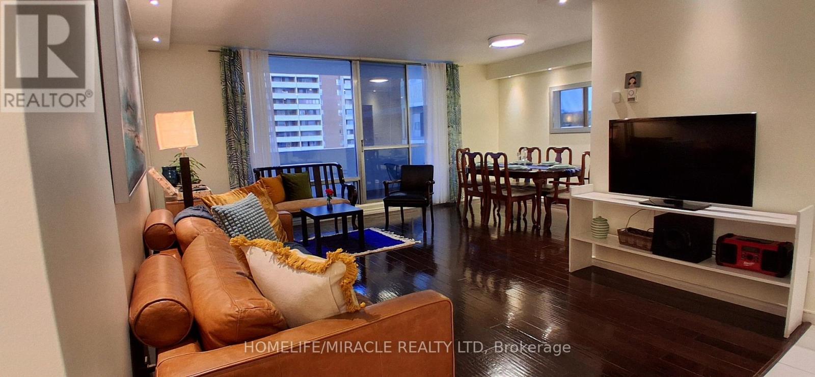 Photo of 1 Massey Square