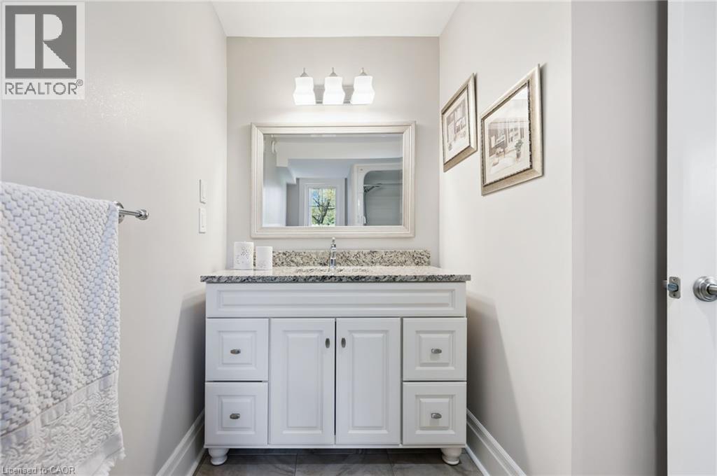 2073 MAPLEWOOD Road - Image 34