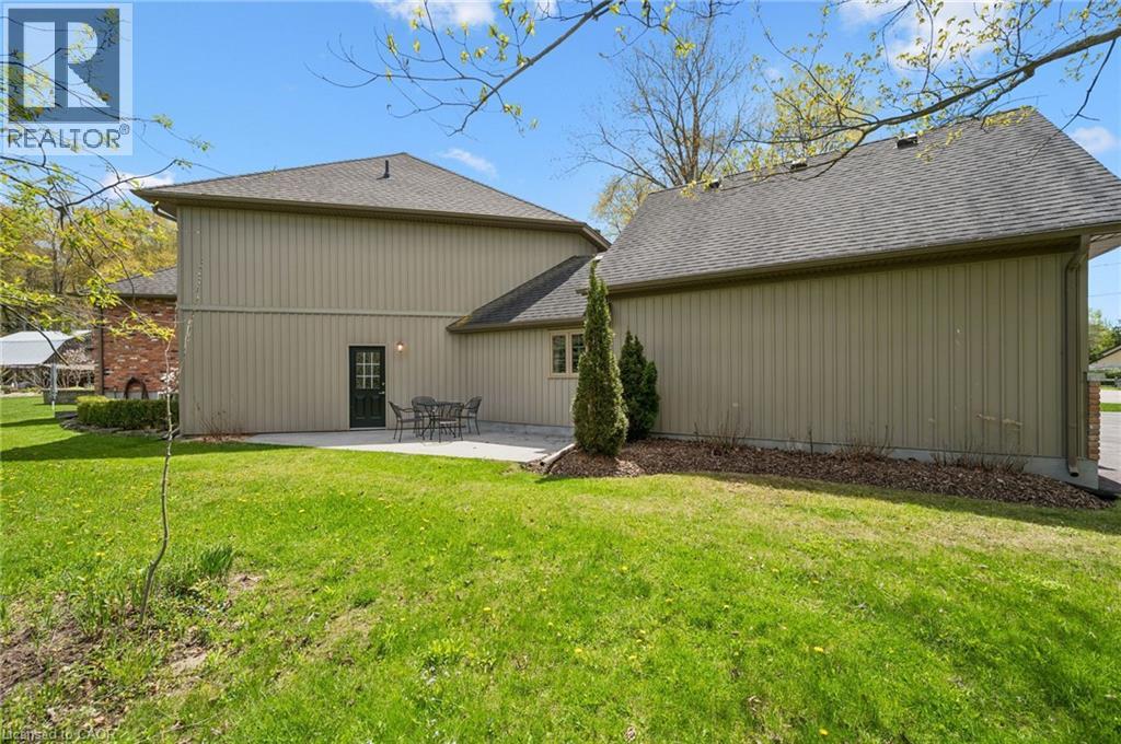 2073 MAPLEWOOD Road - Image 43