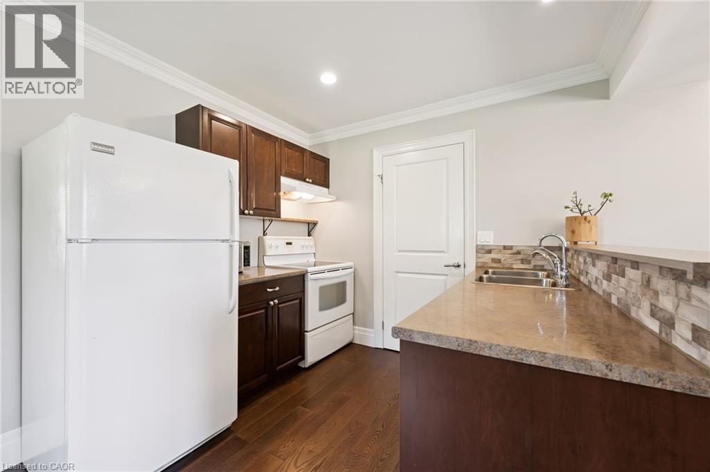 2073 MAPLEWOOD Road - Image 31