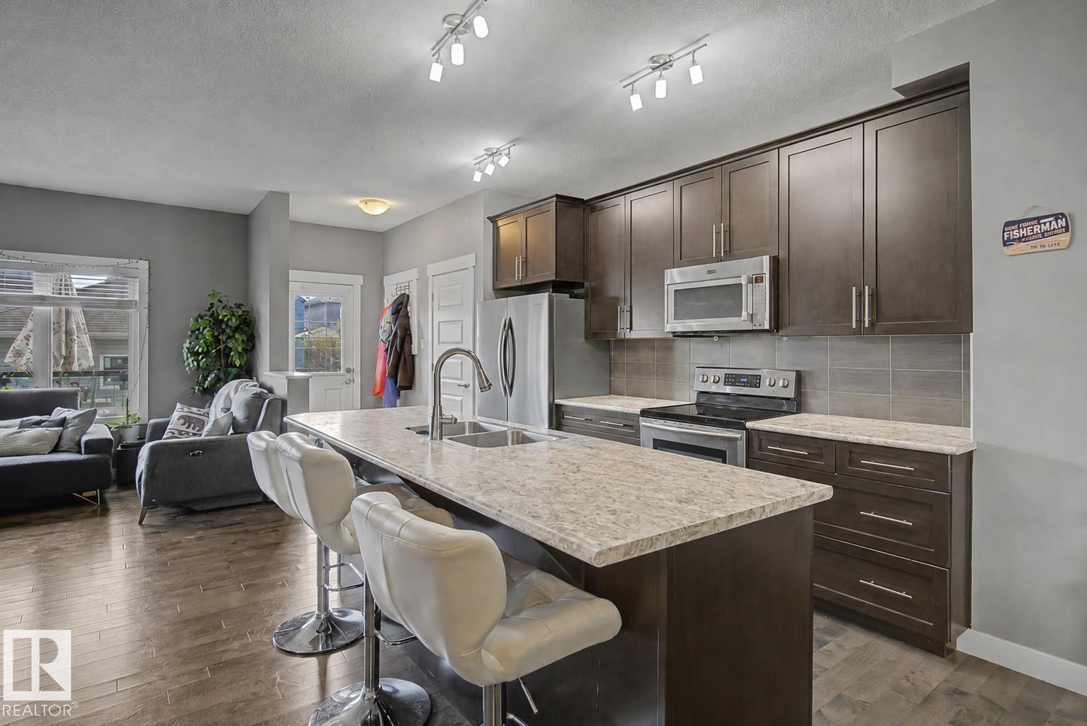 7403 179 AV NW - 6