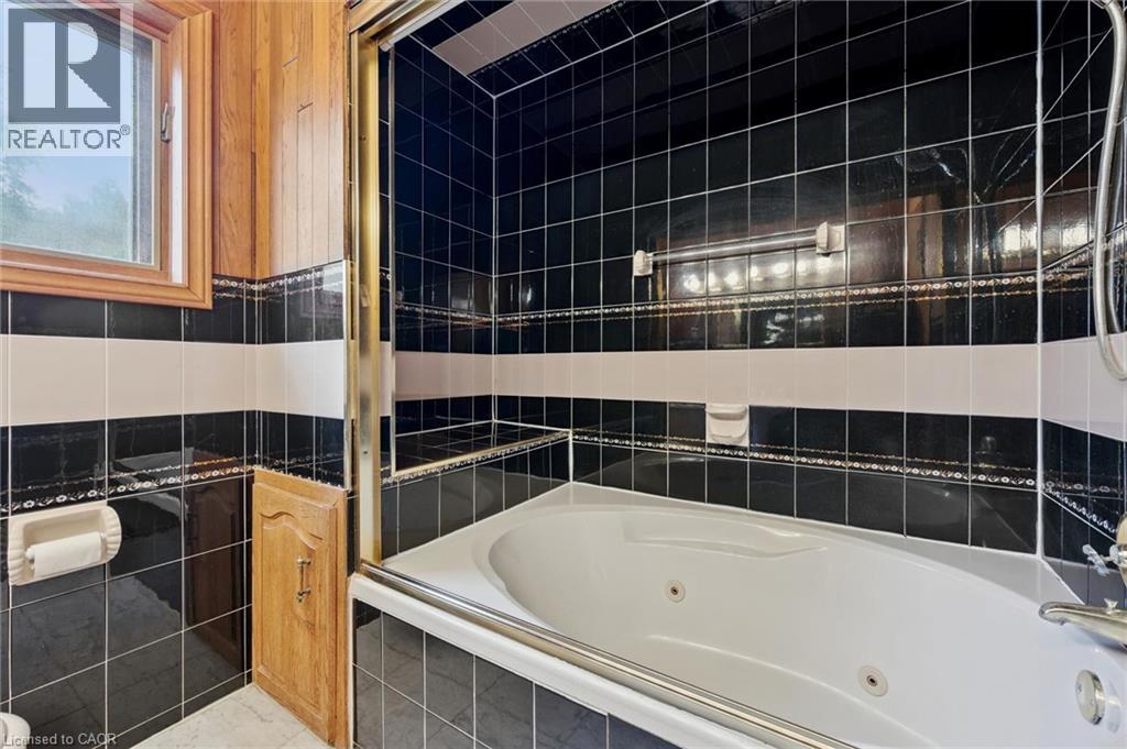 228 WATERLOO Street - Image 25