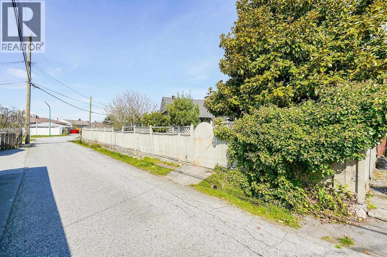 1740 BETA AVENUE, Burnaby