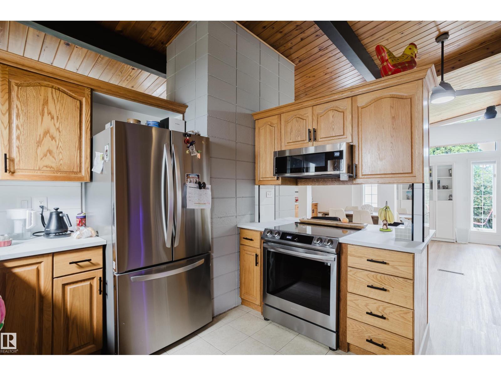 9059 52 ST NW - 16