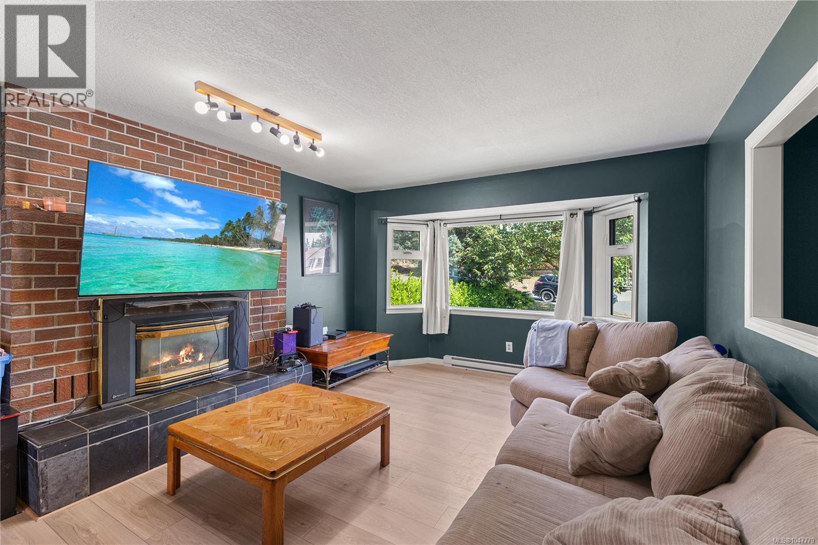848 Superior Dr - Image 11