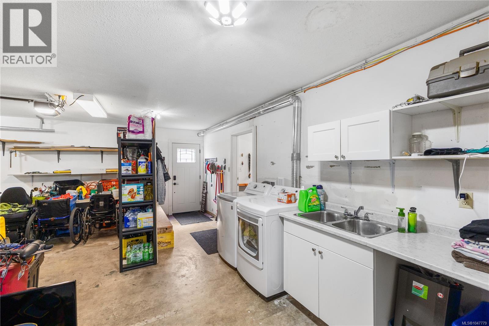 848 Superior Dr - Image 34