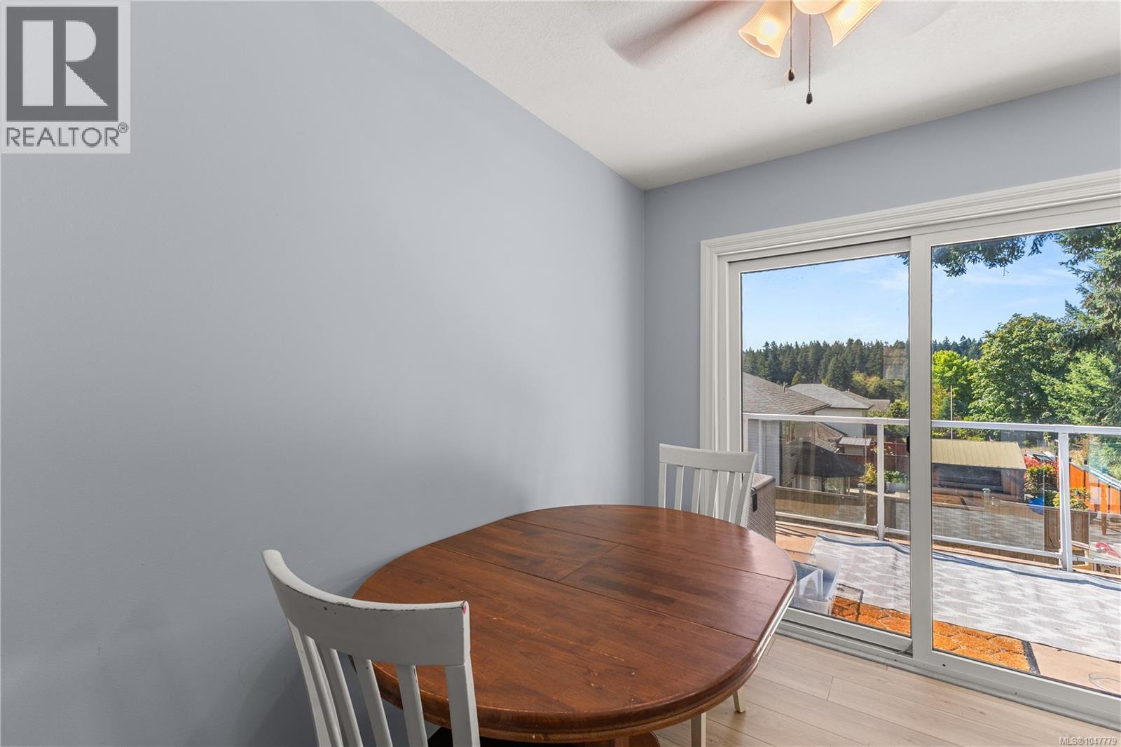 848 Superior Dr - Image 9