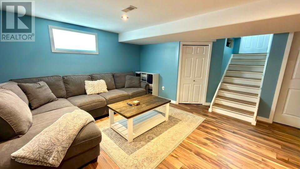454 ALGOMA ST N - Image 18