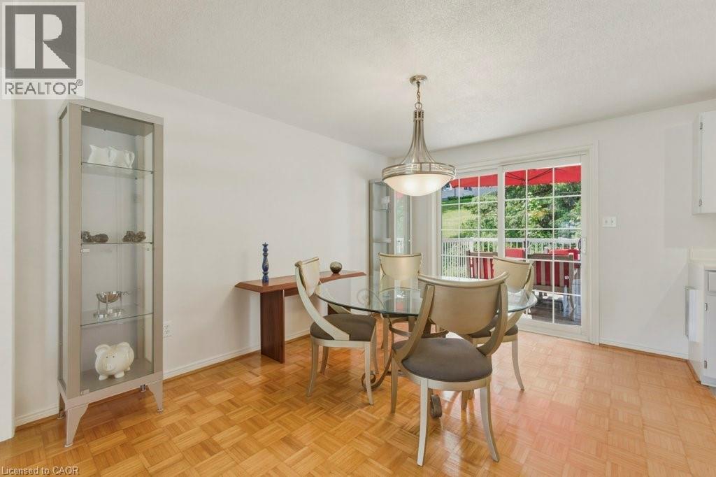 5 CEDAR Court - 6