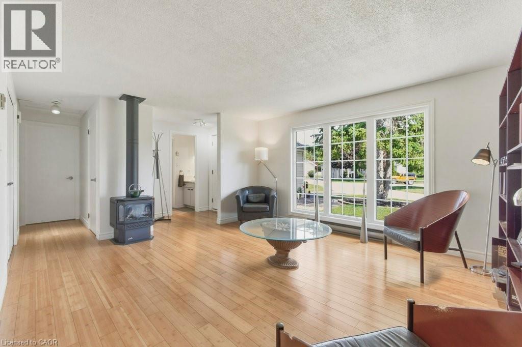 5 CEDAR Court - 5
