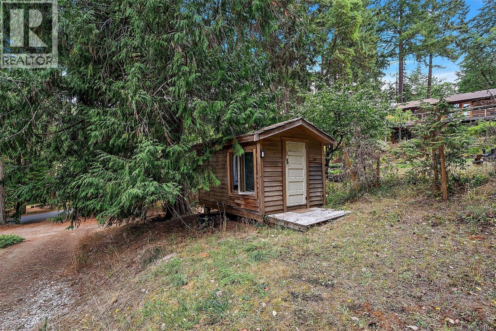 135 Fairway Dr - Image 40