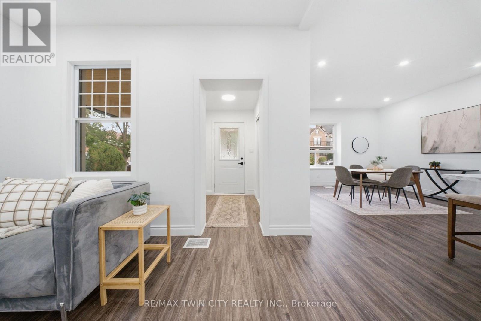 42 PEEL STREET - Image 5