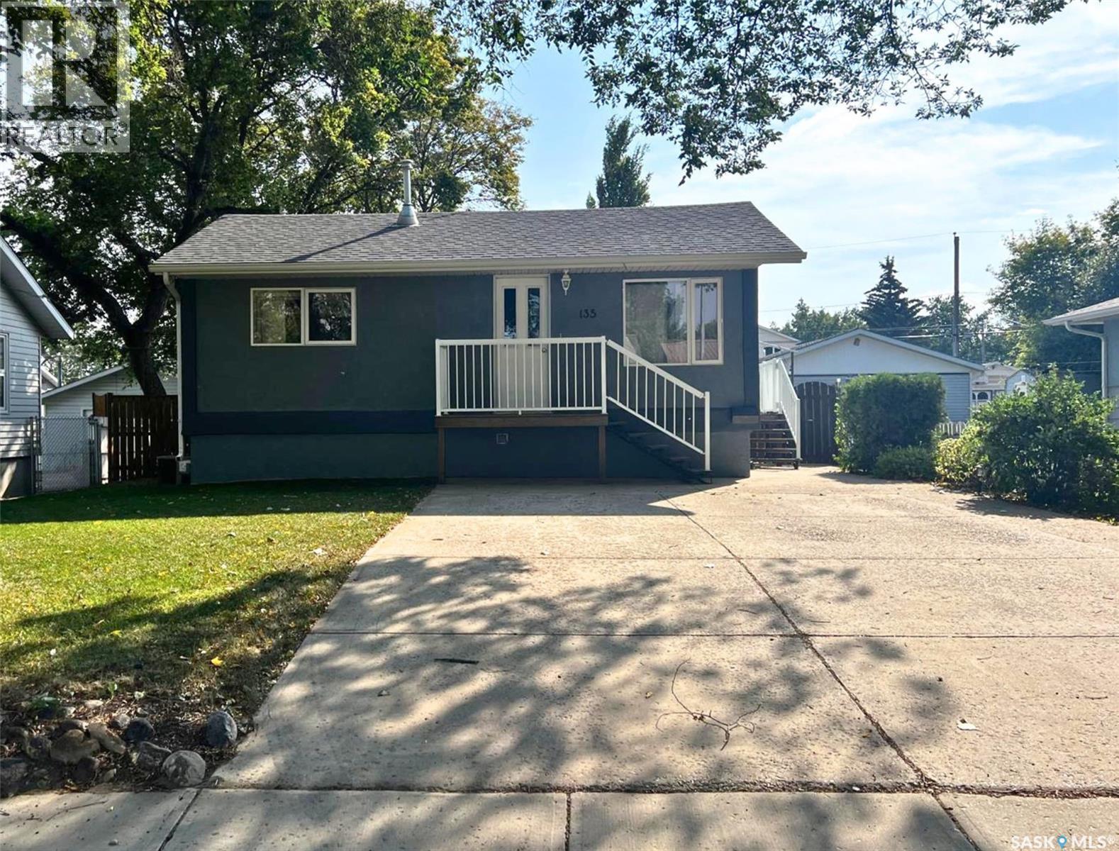 135 5th AVENUE SE - 1