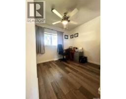 Bedroom - 135 5th Avenue Se, Swift Current, SK S9H3M8 Photo 8